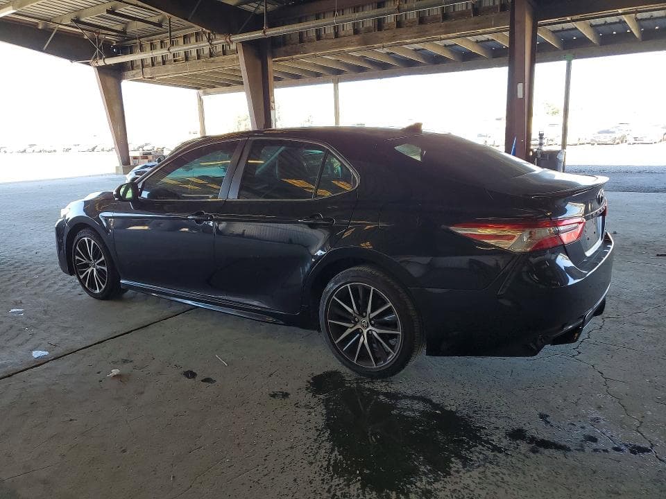 2020 TOYOTA CAMRY SE 2