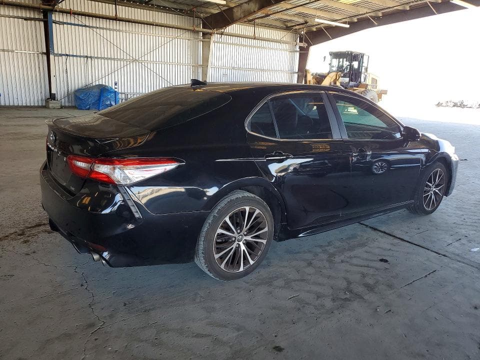 2020 TOYOTA CAMRY SE 3