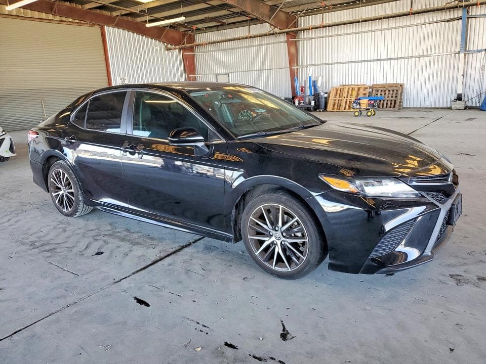 2020 TOYOTA CAMRY SE 4