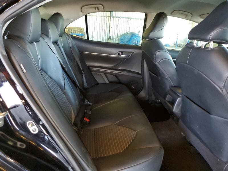 2020 TOYOTA CAMRY SE 10