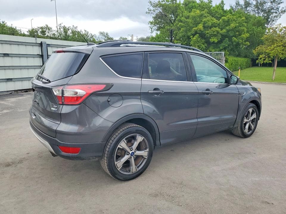 2017 FORD ESCAPE SE 3