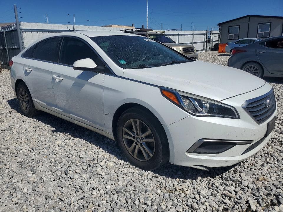 2017 HYUNDAI SONATA SE 4