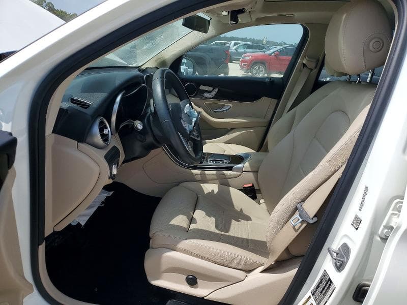 2021 MERCEDES-BENZ GLC 300 7