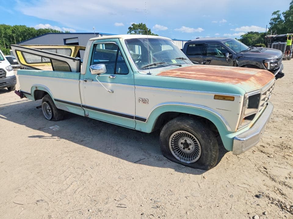 1982 FORD F100 4