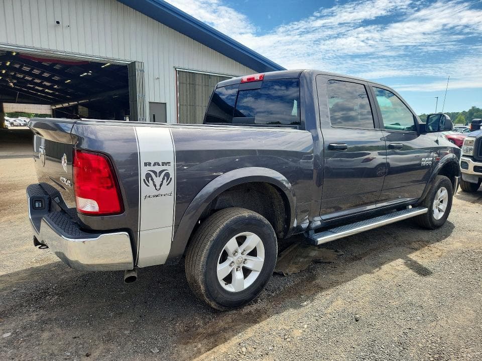 2018 RAM 1500 SLT 3
