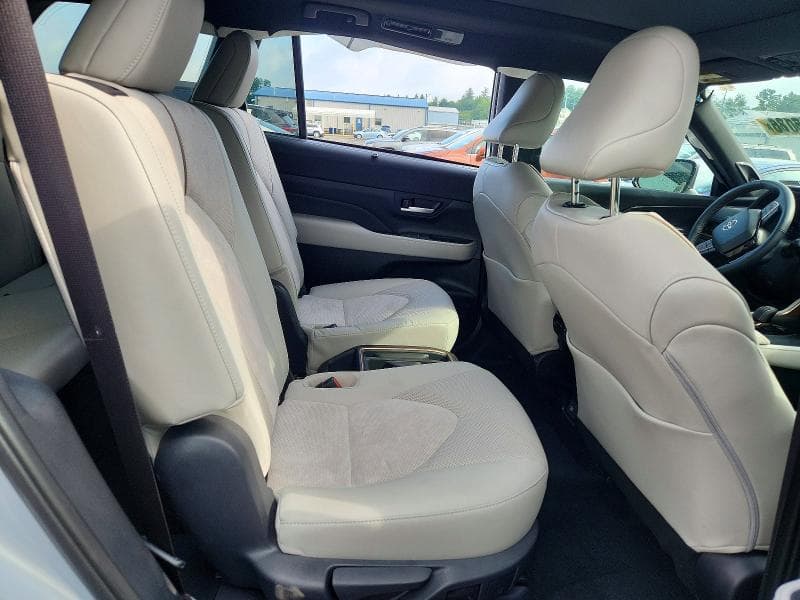 2026 TOYOTA GRAND HIGHLANDER HYBRID MAX PLATINUM 11