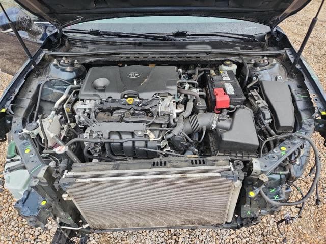 2018 TOYOTA CAMRY SE 11
