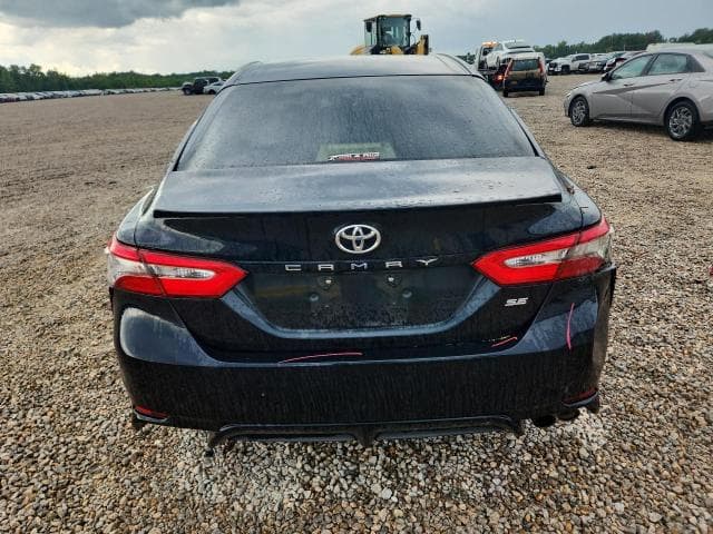 2018 TOYOTA CAMRY SE 6