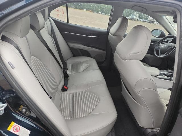 2018 TOYOTA CAMRY SE 10