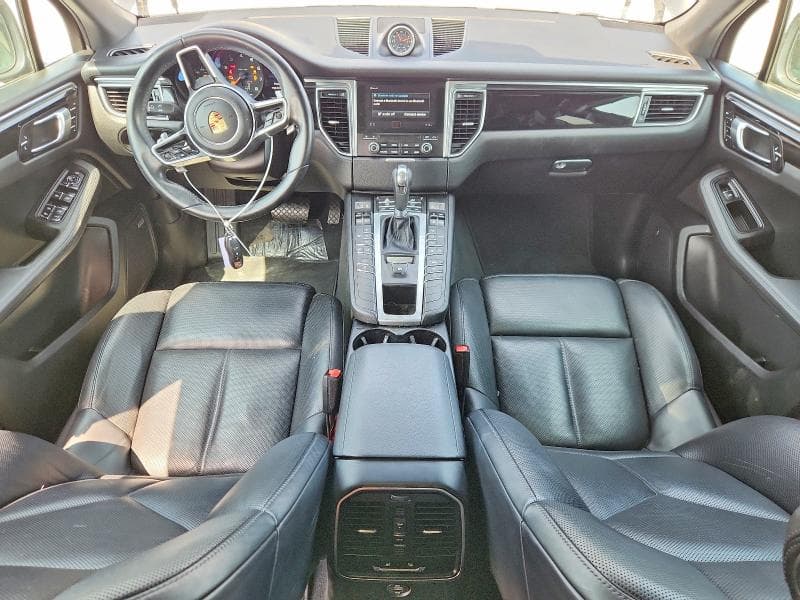 2018 PORSCHE MACAN 8