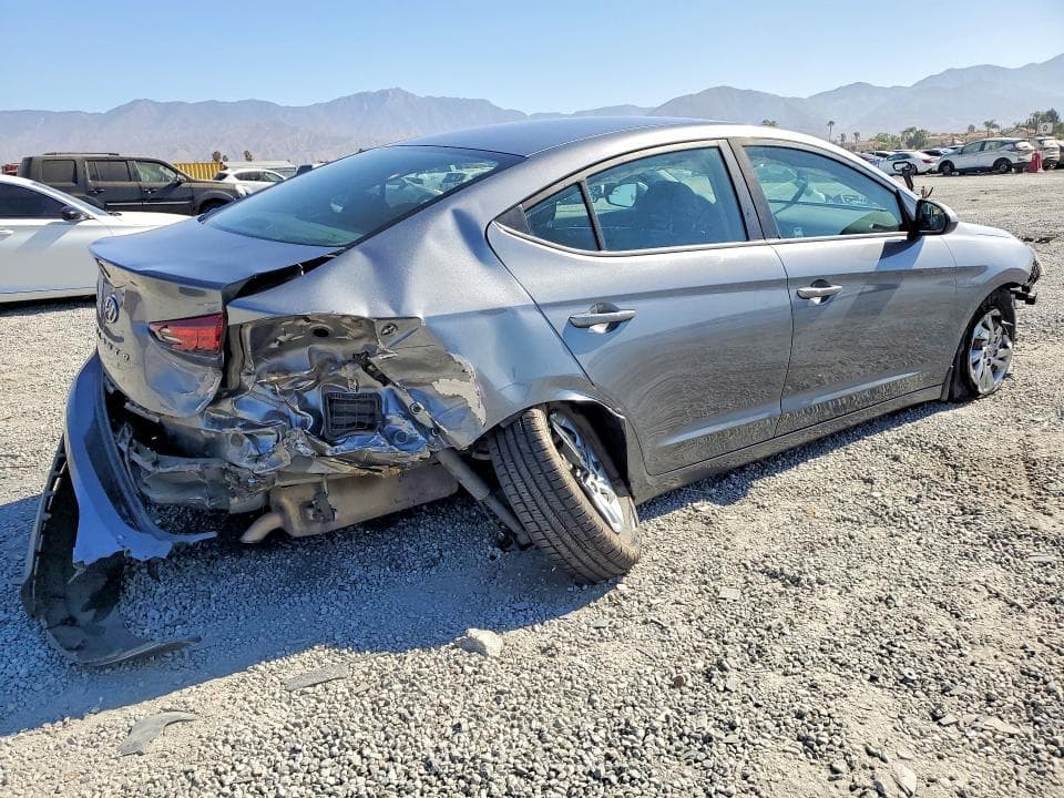 2019 HYUNDAI ELANTRA SE 3