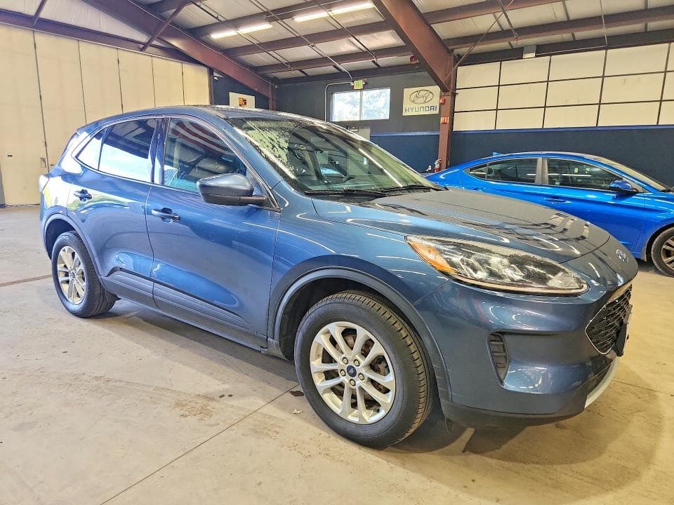 2020 FORD ESCAPE SE 4