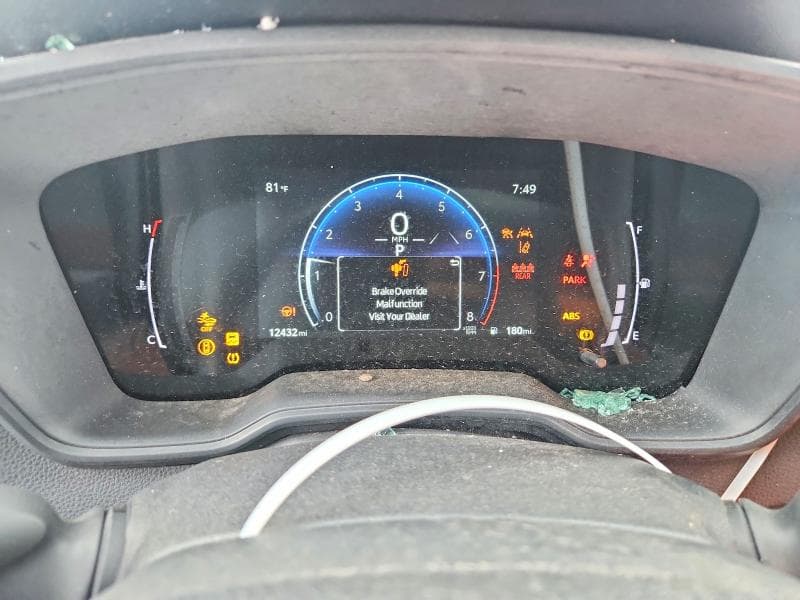 2025 TOYOTA COROLLA SE 9