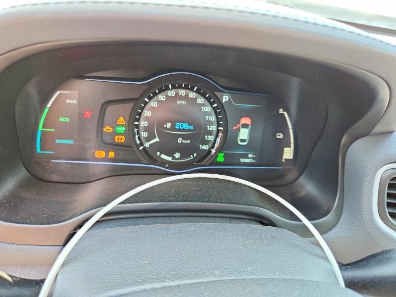 2018 HYUNDAI IONIQ LIMITED (HEV) 9