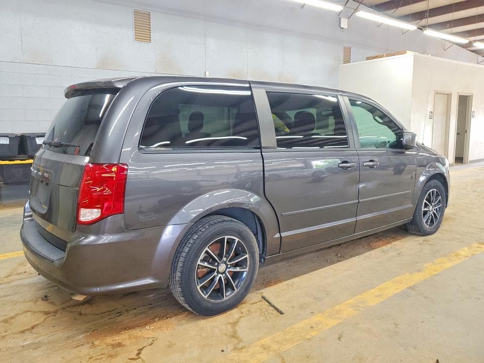 2017 DODGE GRAND CARAVAN SE 3