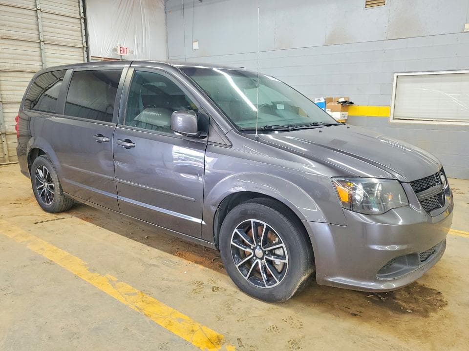 2017 DODGE GRAND CARAVAN SE 4