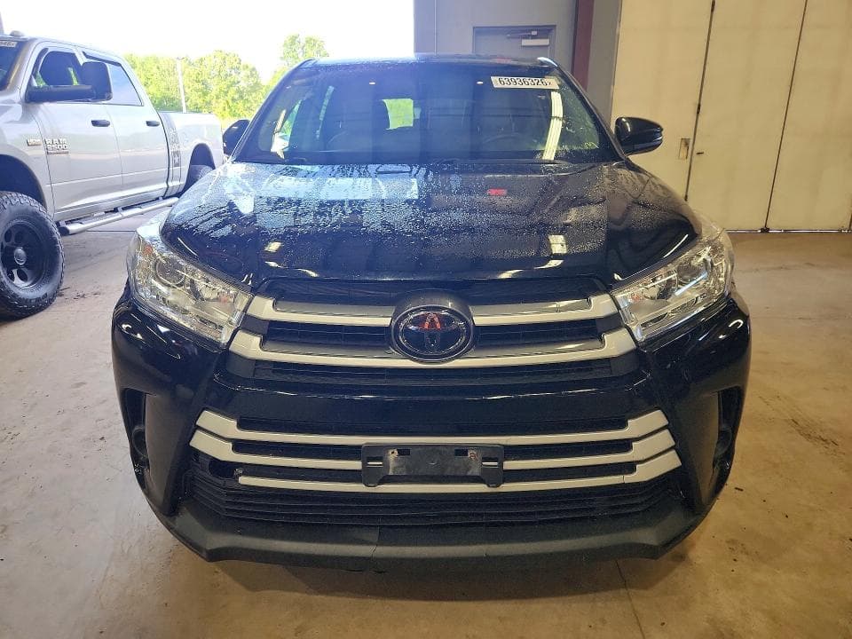 2018 TOYOTA HIGHLANDER LE 5