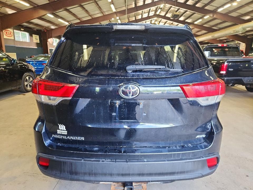 2018 TOYOTA HIGHLANDER LE 6