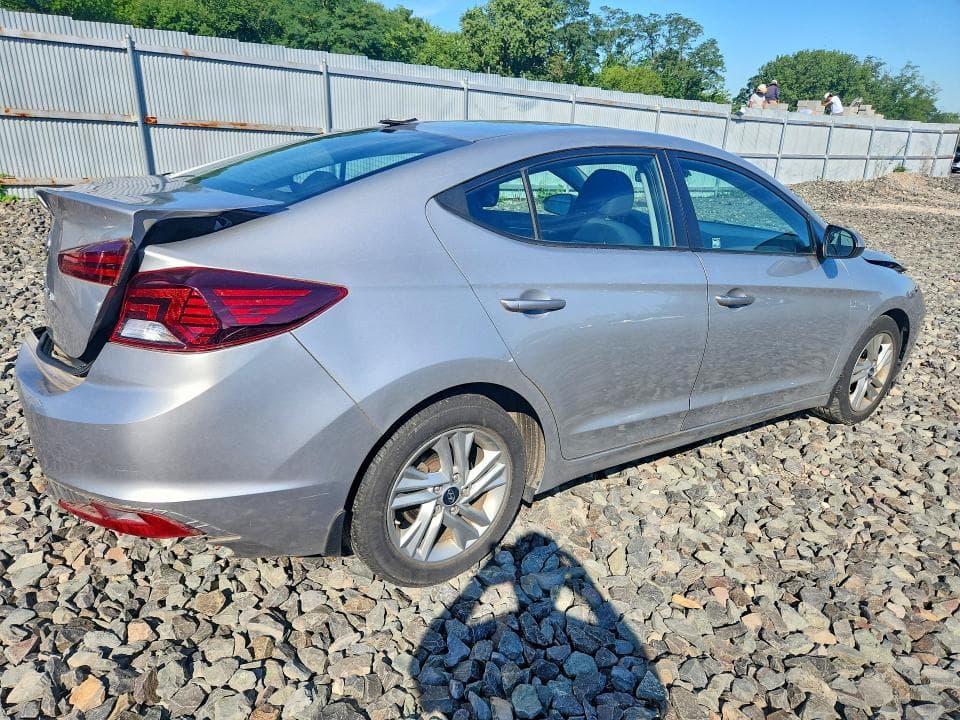 2020 HYUNDAI ELANTRA SEL 3