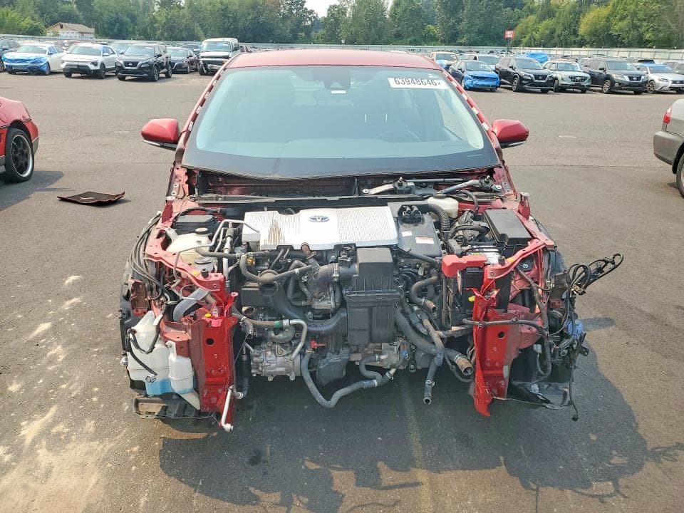 2018 TOYOTA PRIUS THREE 5