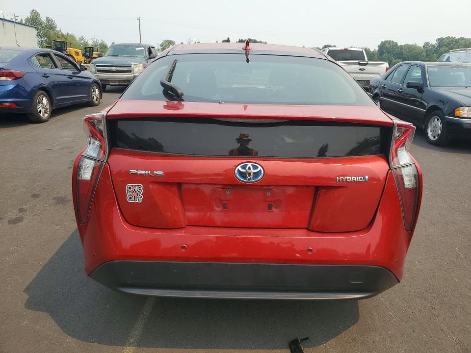 2018 TOYOTA PRIUS THREE 6