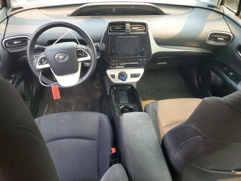 2018 TOYOTA PRIUS THREE 8