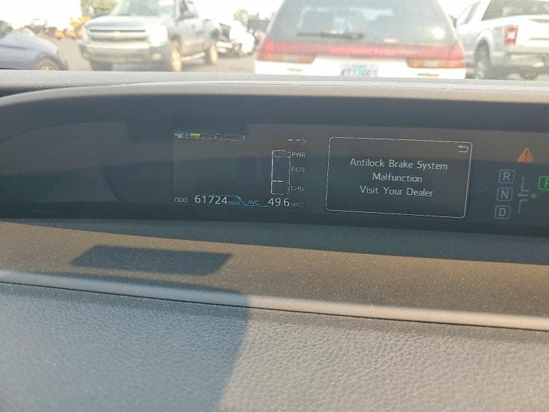 2018 TOYOTA PRIUS THREE 9