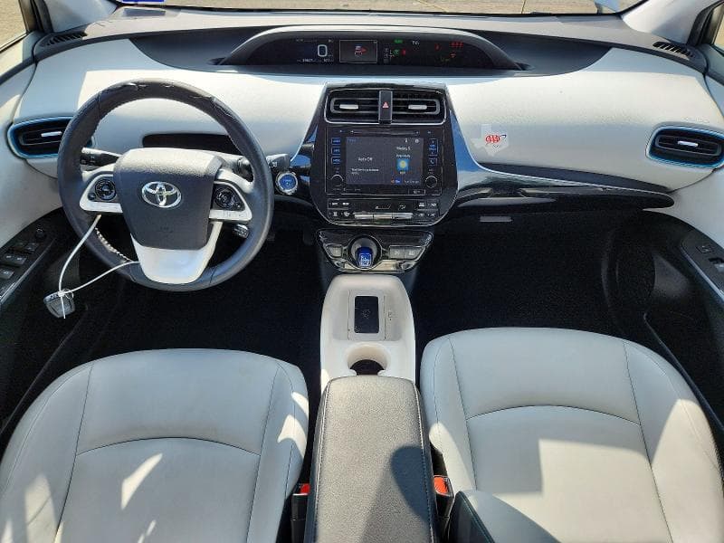 2017 TOYOTA PRIUS FOUR 8