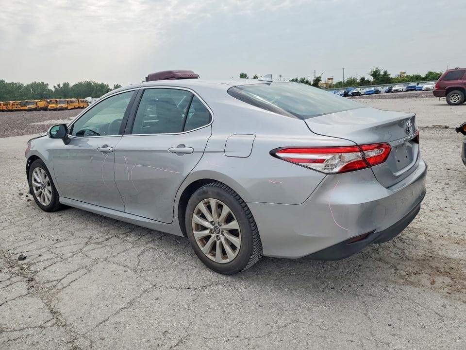 2019 TOYOTA CAMRY LE 2