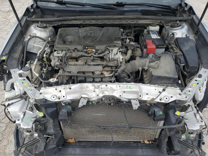 2019 TOYOTA CAMRY LE 11