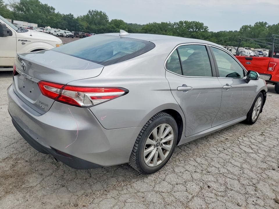 2019 TOYOTA CAMRY LE 3