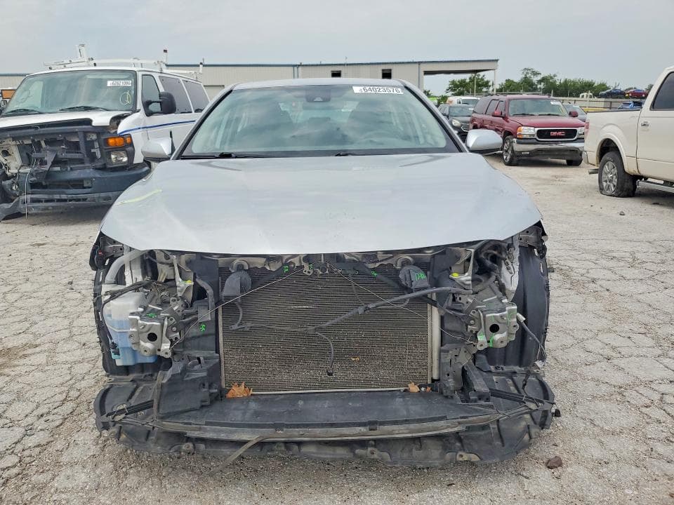 2019 TOYOTA CAMRY LE 5