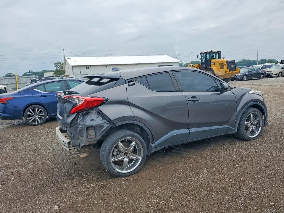 2019 TOYOTA C-HR LE 3