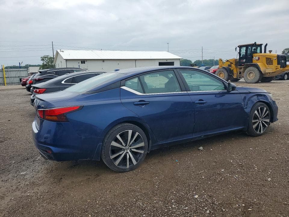 2021 NISSAN ALTIMA SR 3