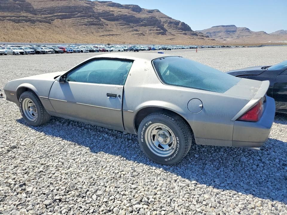 1983 CHEVROLET CAMARO 2