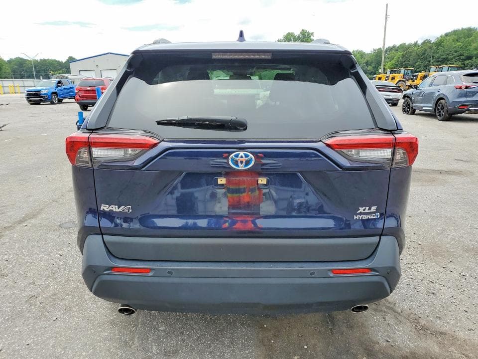 2024 TOYOTA RAV4 XLE PREMIUM 6