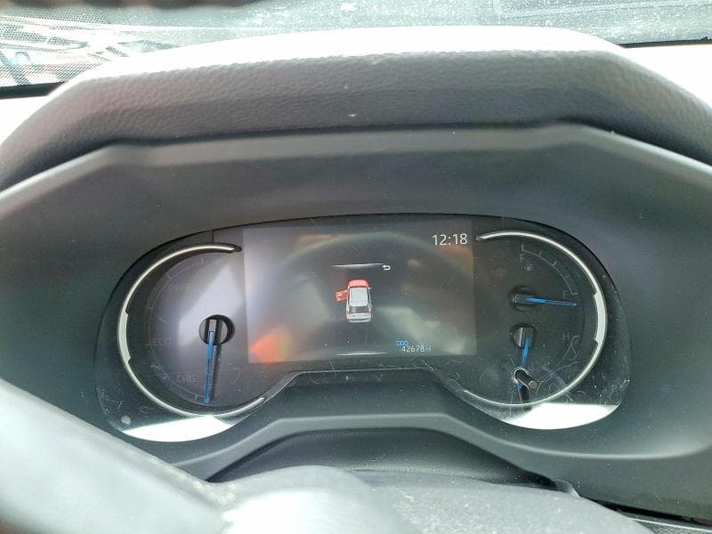 2024 TOYOTA RAV4 XLE PREMIUM 9