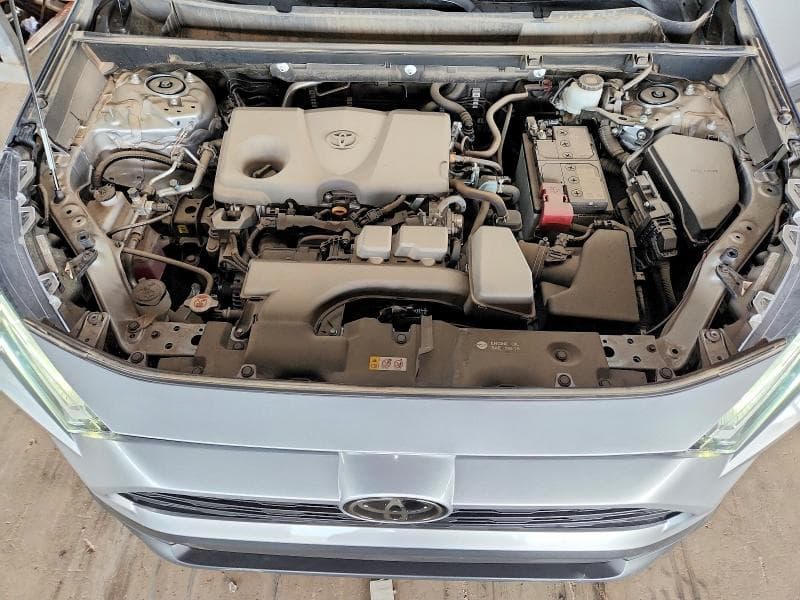 2025 TOYOTA RAV4 XLE 12