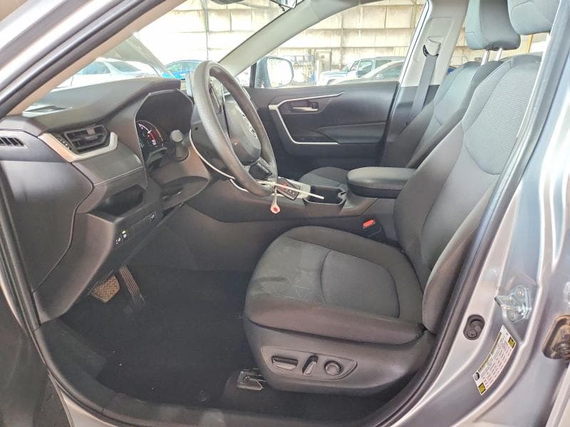 2025 TOYOTA RAV4 XLE 7