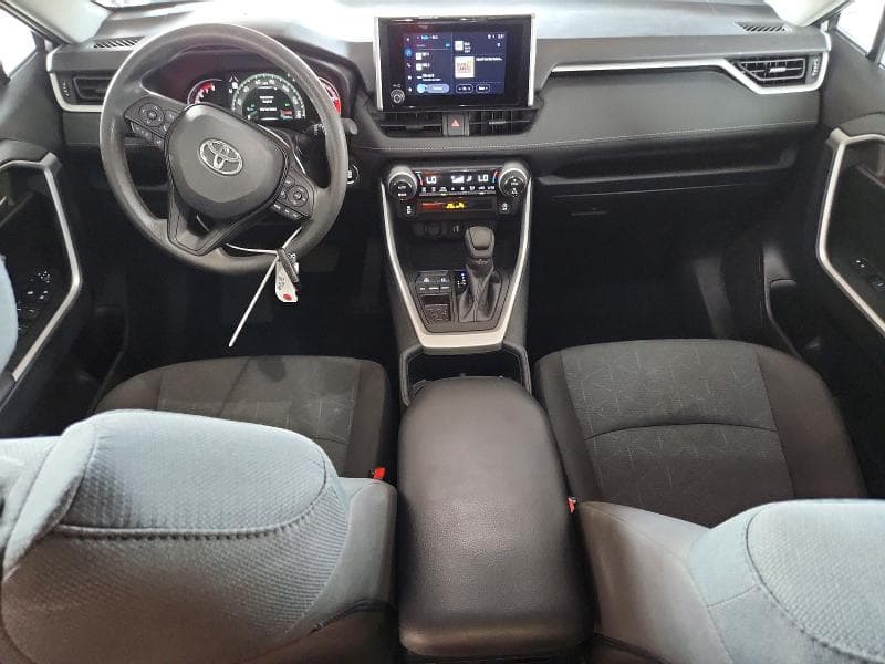 2025 TOYOTA RAV4 XLE 8