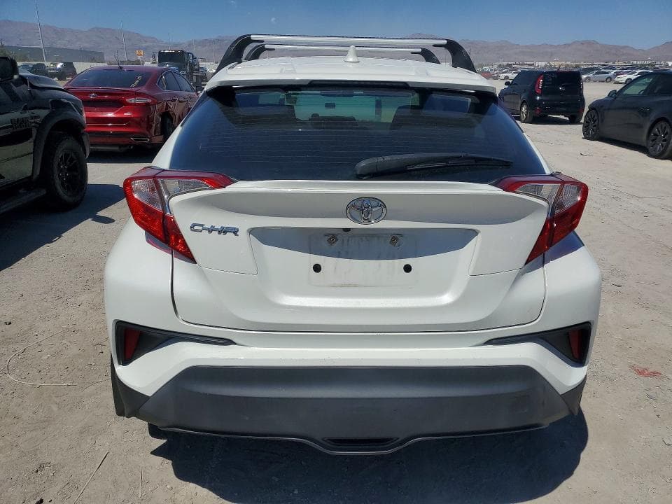 2021 TOYOTA C-HR LE 6
