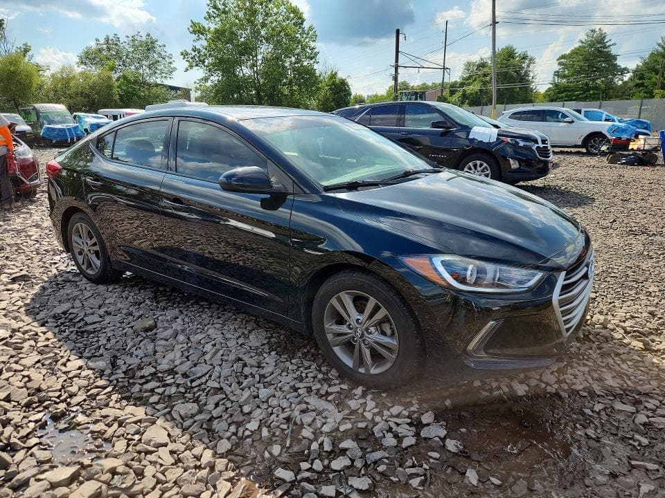 2017 HYUNDAI ELANTRA SE 4