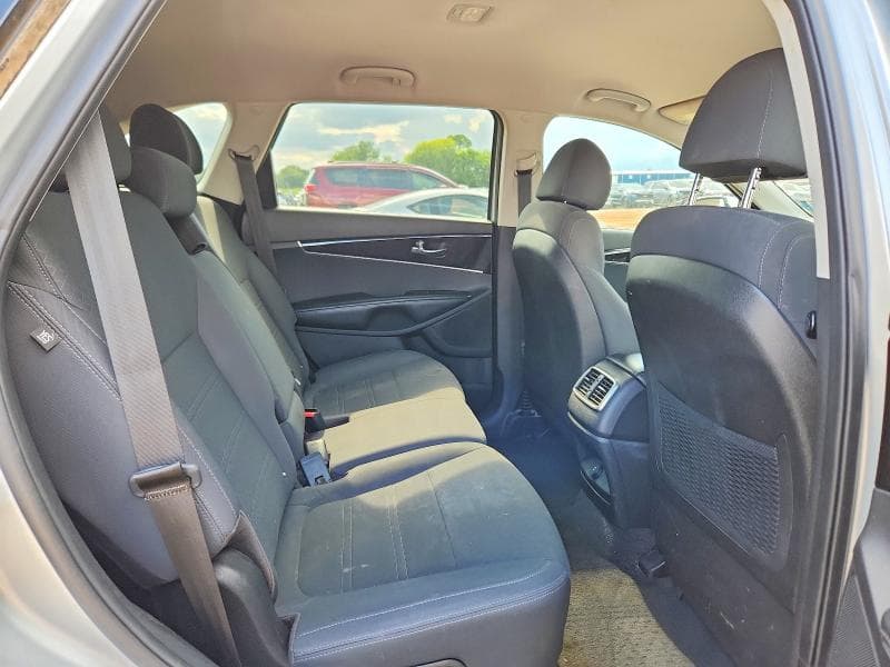 2018 KIA SORENTO L 11