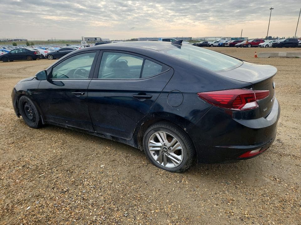 2019 HYUNDAI ELANTRA SE 2