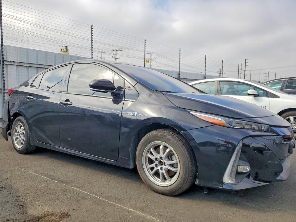 2020 TOYOTA PRIUS PRIME LIMITED 4