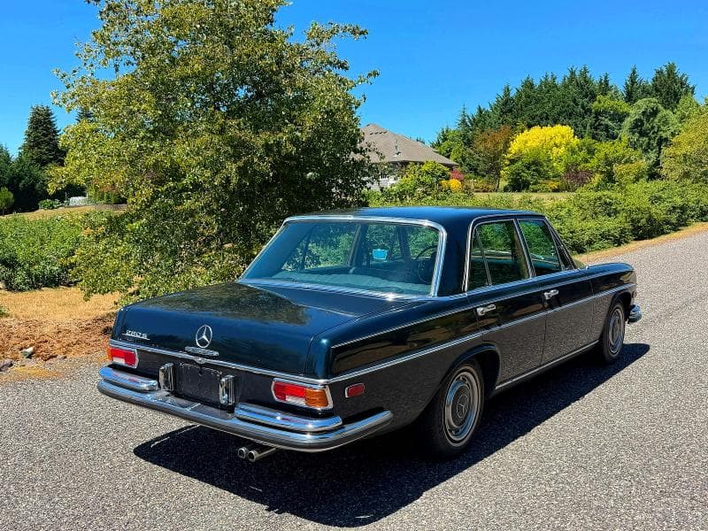 1968 MERCEDES-BENZ 280S 4
