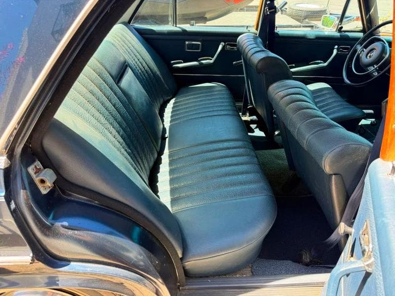 1968 MERCEDES-BENZ 280S 6