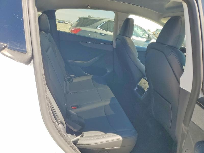 2026 TESLA MODEL Y 11