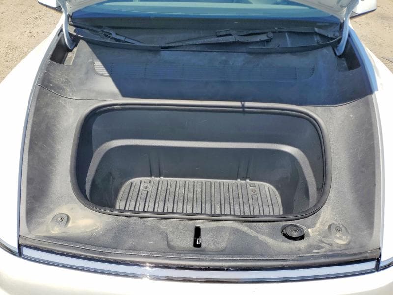 2026 TESLA MODEL Y 12