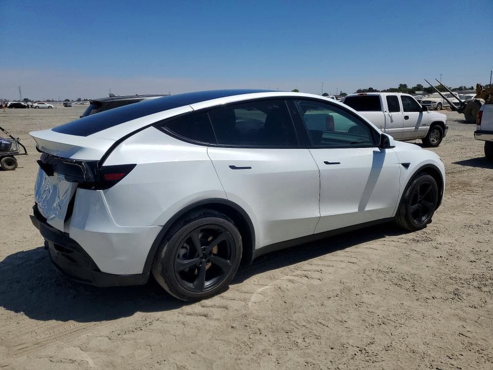 2026 TESLA MODEL Y 3